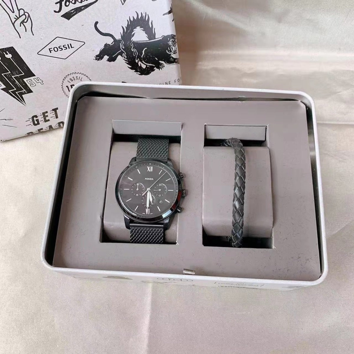 Fossil FS5786SET Neutra Chronograph Black Stainless Steel Mesh Watch and Bracelet Box Set Fossil FS5786SET Neutra Chronograph Black Stainless Steel Mesh Watch and Bracelet Box Set
